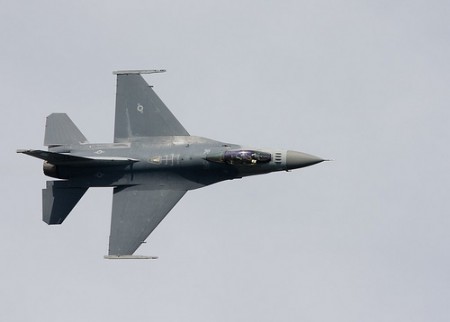 F-16 jet, courtesy of Jeffk42/flickr